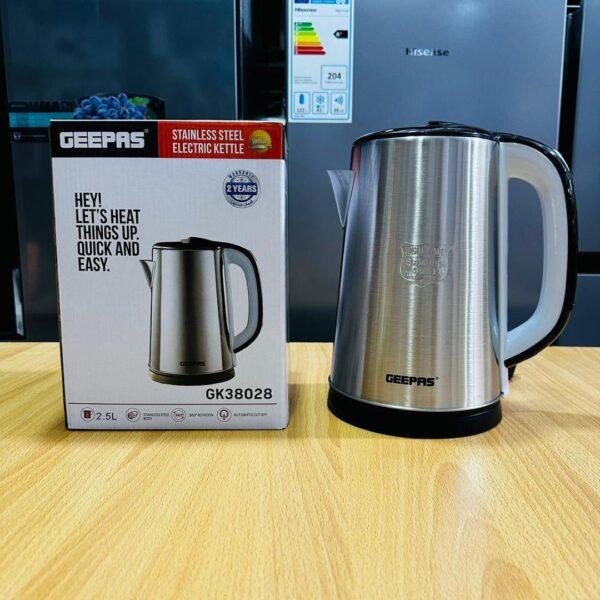 Geepas 2.5L Electric Stainless Steel Kettle GK38028 - Image 2