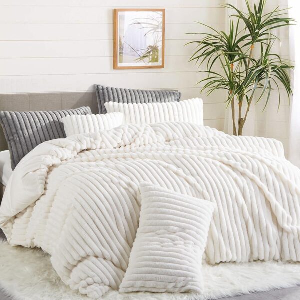 White Coral Velvet Duvet 4pcs 6by6 - Image 4