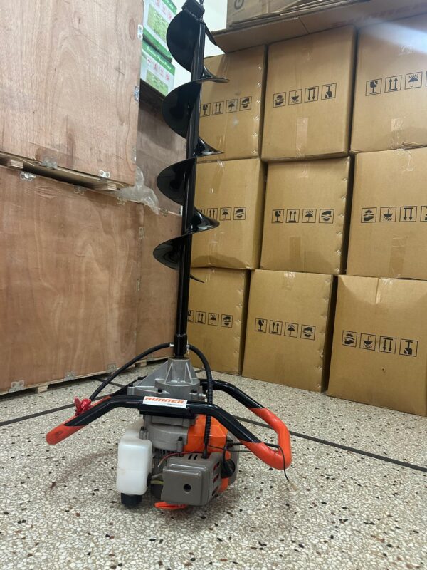 RUNNER EARTH AUGER