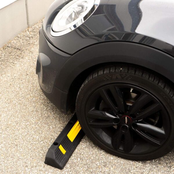 Rubber Wheel Car Stopper used in Parking Areas - Image 4